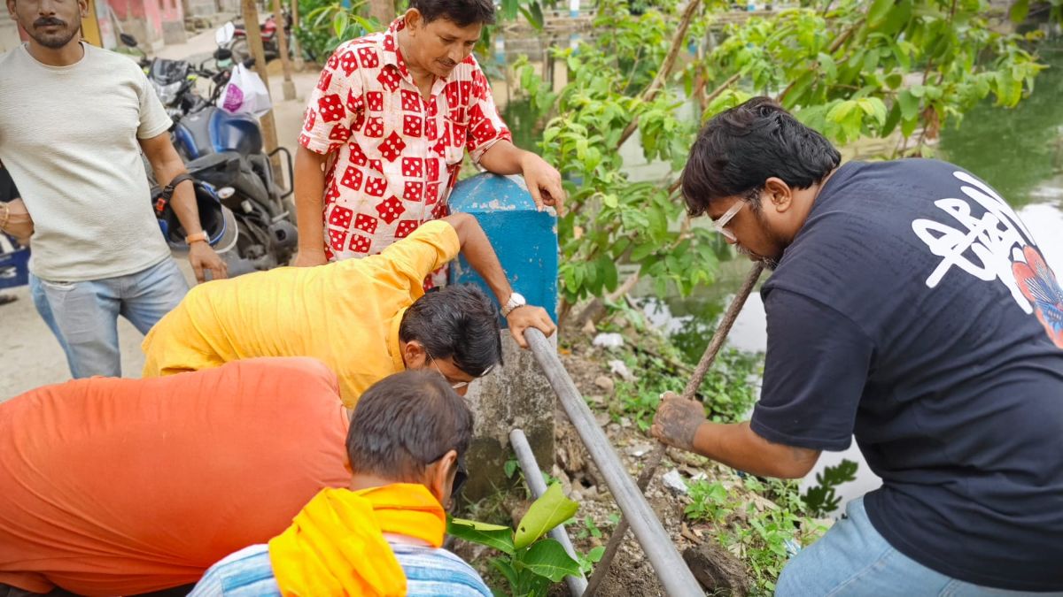 🌿 আজকের বৃক্ষরোপণ, আগামী দিনের নির্মল পরিবেশ। আসুন, সবাই মিলে সবুজকে বাঁচাই।
