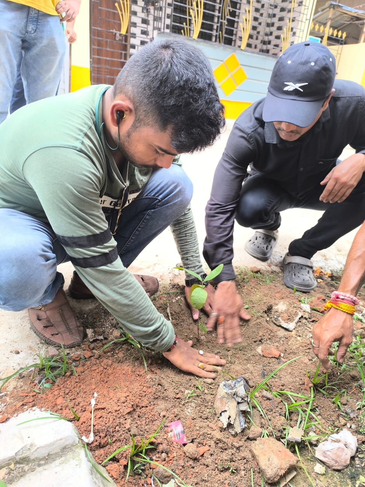 প্রতিটি গাছ একটি নিঃশব্দ প্রতিশ্রুতি ভবিষ্যতের জন্য।